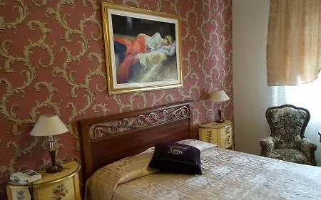 Royal أليساندريا