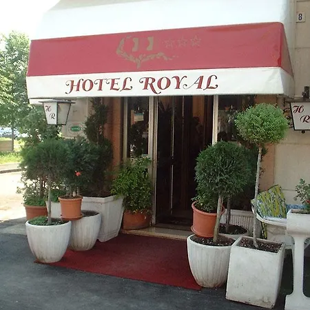 فندق Royal 3*